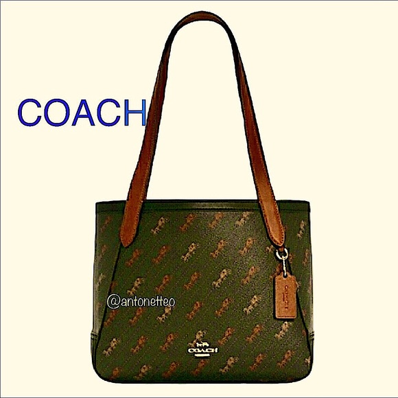 🎉Host Pick🎉🐎👜 COACH TOTE in HORSE AND CARRIAGE DIAGONAL PRINT. Bundle & save - Picture 6 of 13